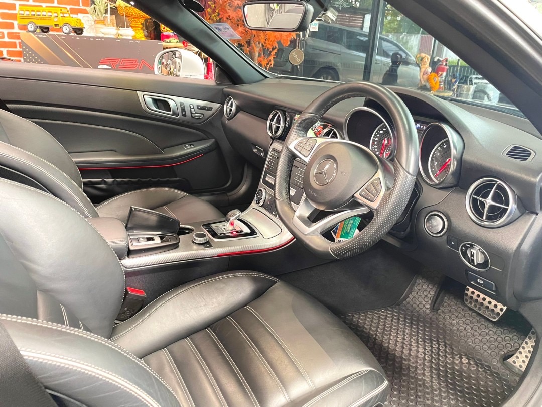 Mercedes-Benz SLC300 ปี 2017