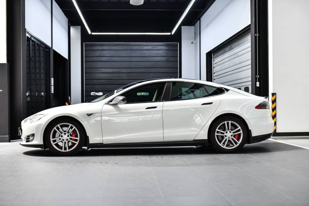 TESLA MODEL S P85D ปี 2015
