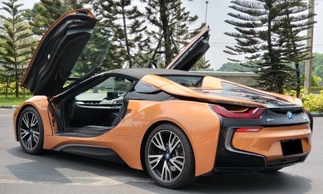 BMW i8 Roadster ปี 2018