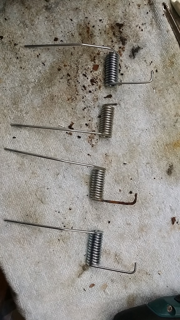 ซ่อมหม้อหุงข้าว ยี่ห้อ TOSHIBA รุ่น RC-10NMF อาการฝาหม้อเปิดแล้วไม่ดีดขึ้น