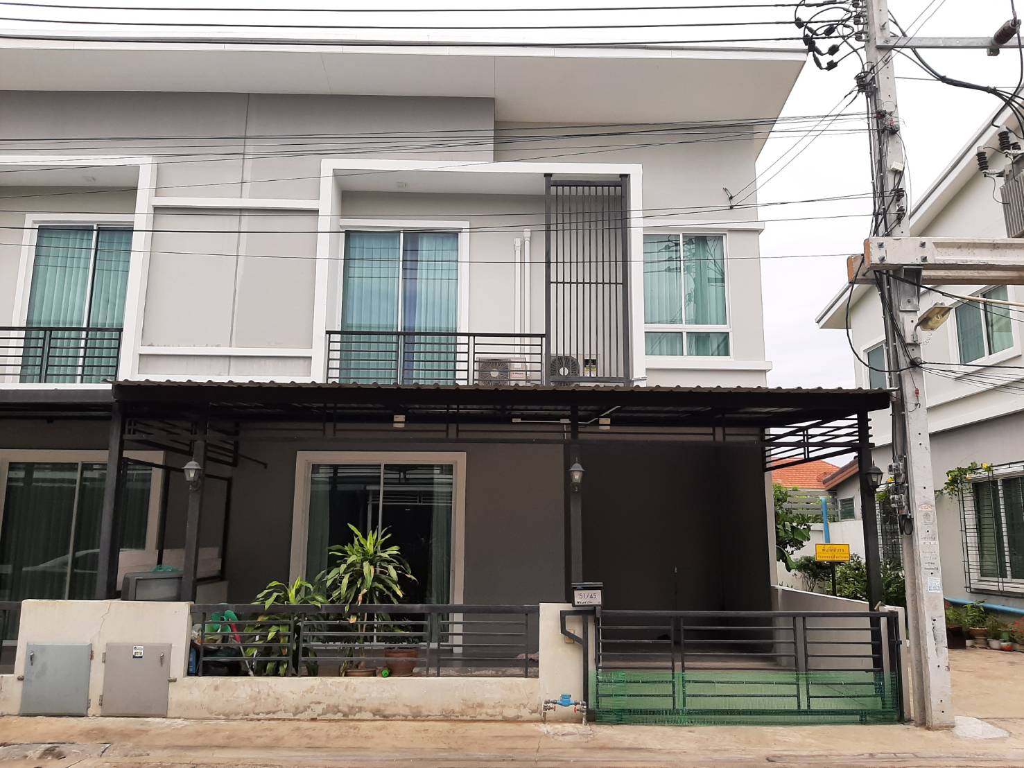 ให้เช่า ทาวฮาวส์ หลังมุม ใกล้วงเวียนพระราม 5 มบ. ซ.วัดตะเคียน