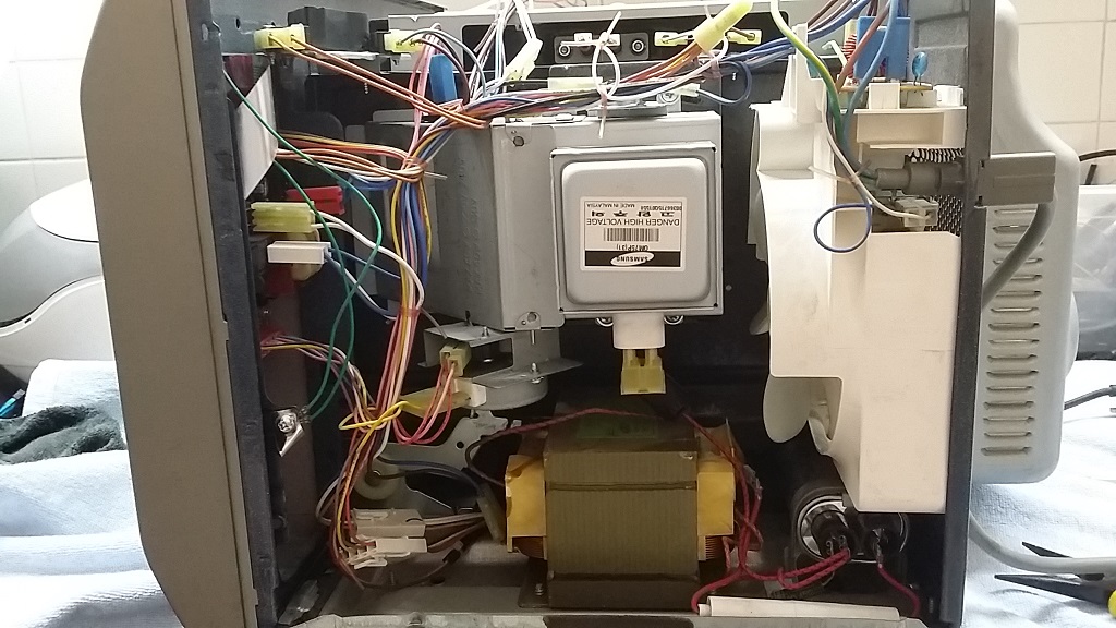 ซ่อมไมโครเวฟ ยี่ห้อ SAMSUNG รุ่น MT1099STD อาการเครื่องไม่ทำงาน ไม่ร้อน