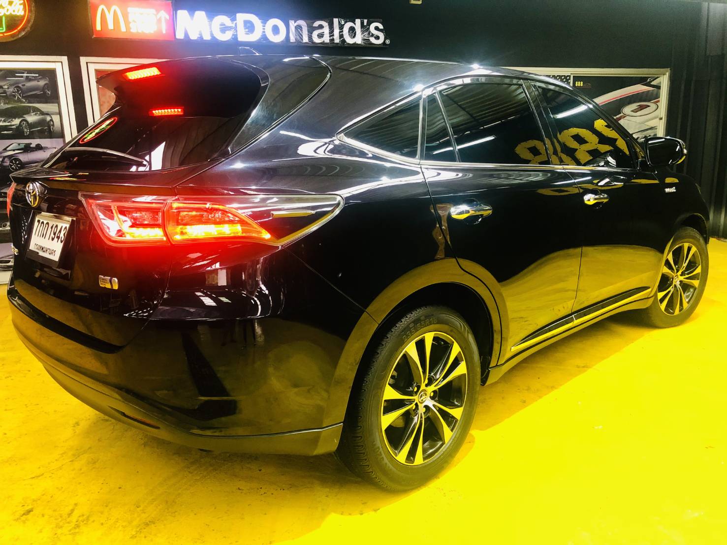 TOYOTA HARRIER 2.5 HYBRID TOP EDITION ปี 2015