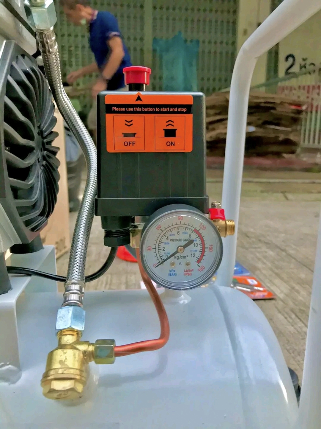 ปั๊มลม 30 ลิตร Onsen + คอปเปอร์ + สายลมใยแก้ว 15 เมตร + หัวเติมลม + ปืนฉีดลม 3 ทาง