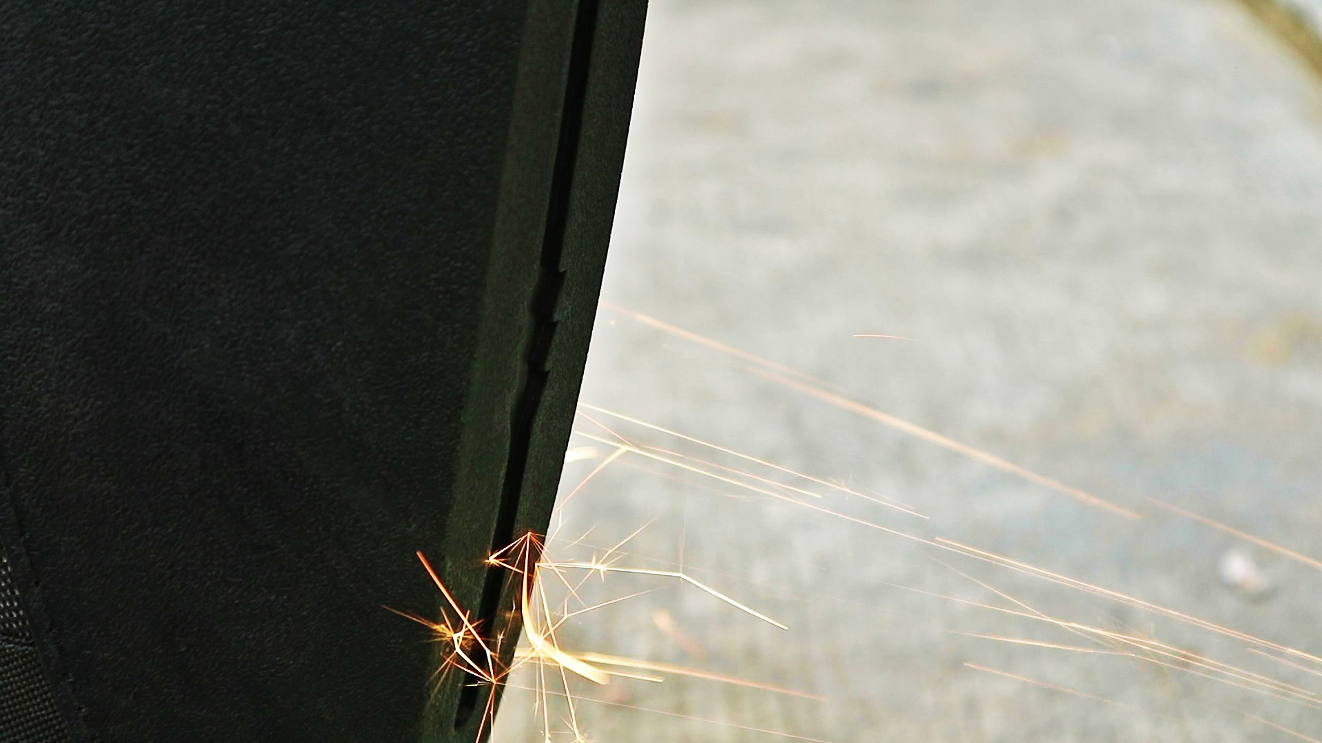 สนับขาตัดหญ้า