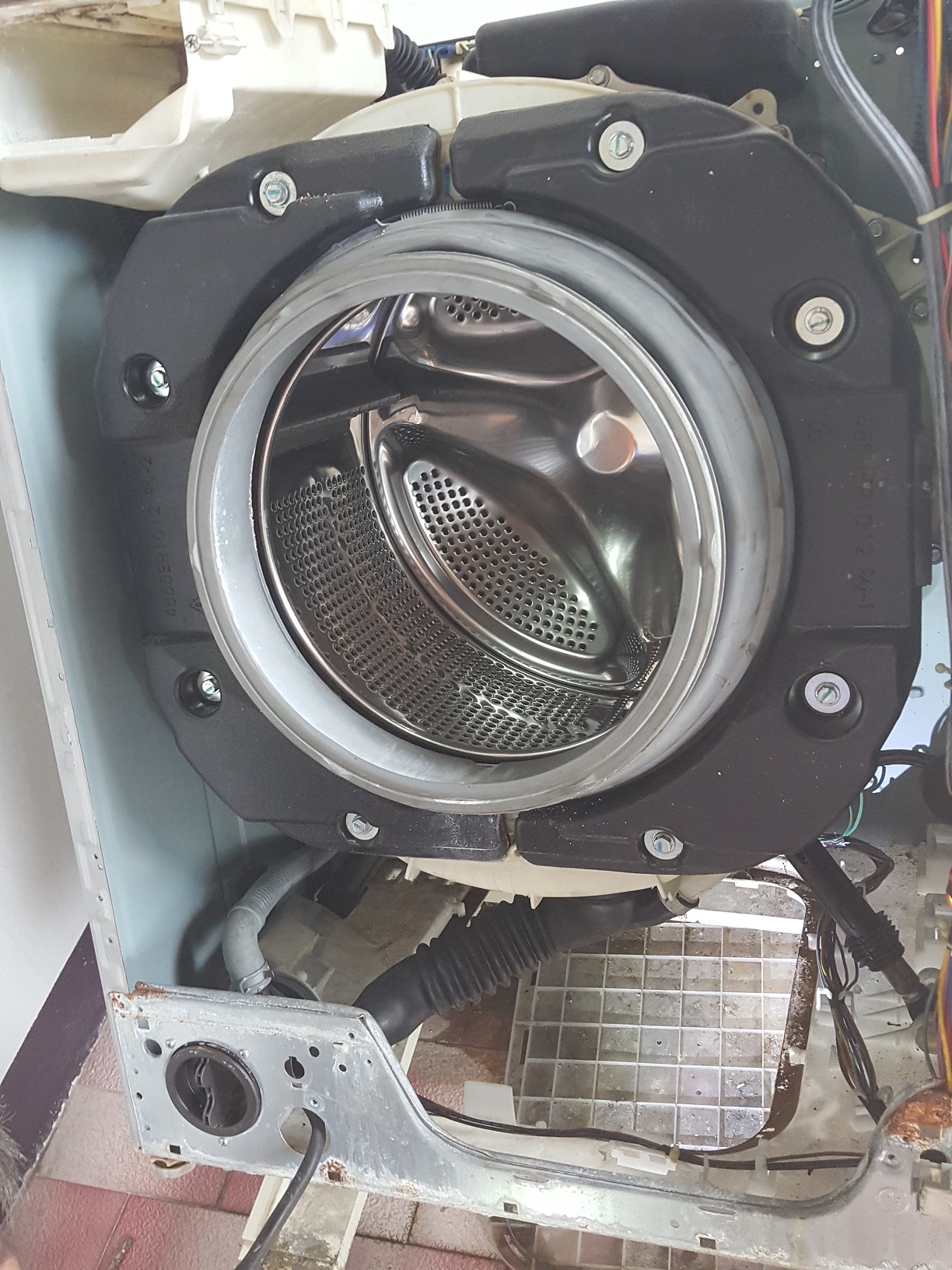 ซ่อมเครื่องซักผ้า ยี่ห้อ LG รุ่น WD-104859F อาการไม่ซัก มอเตอร์ไม่ทำงาน