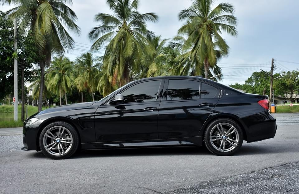 BMW 330e plug-in M Performance ปี 2017