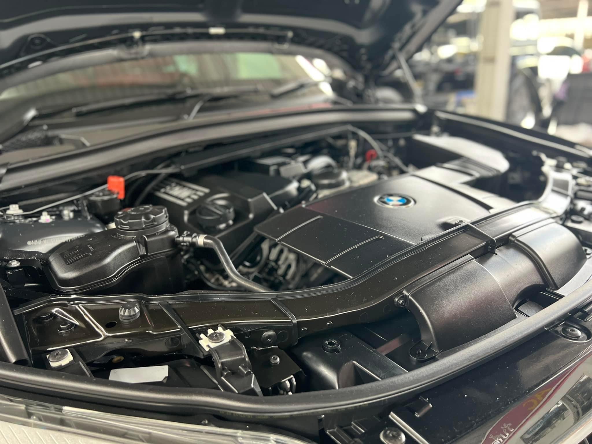 BMW X1 sDrive18i Sport LCI ปี 2015