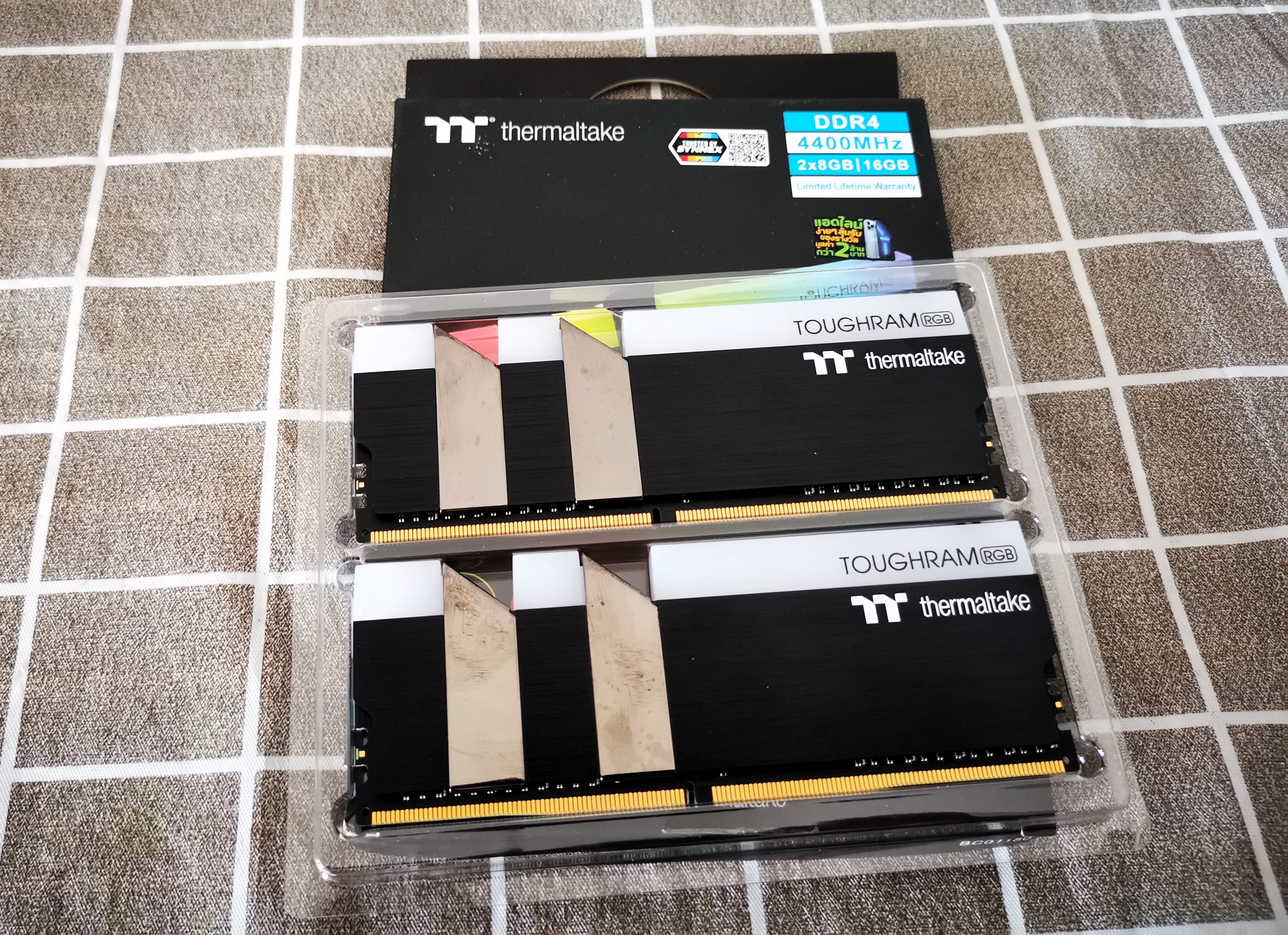 RAM THERMALTAKE TOUGHRAM RGB DDR4 16GB(8x2)/4400MHz