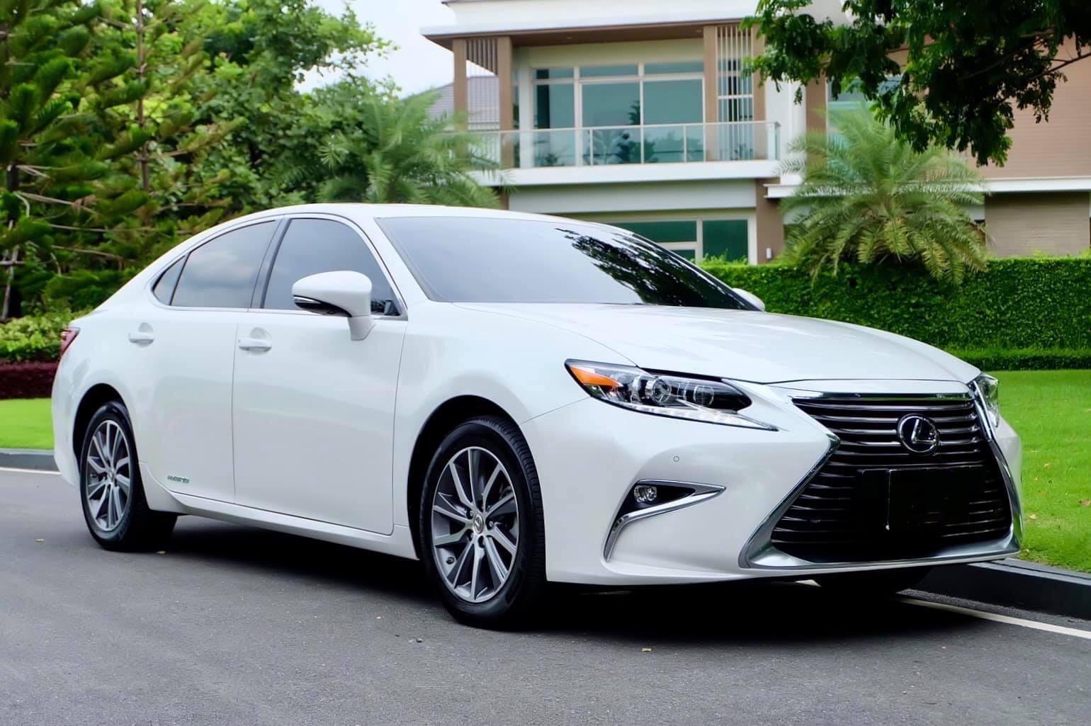 Lexus ES300h Minorchange ปี 2017