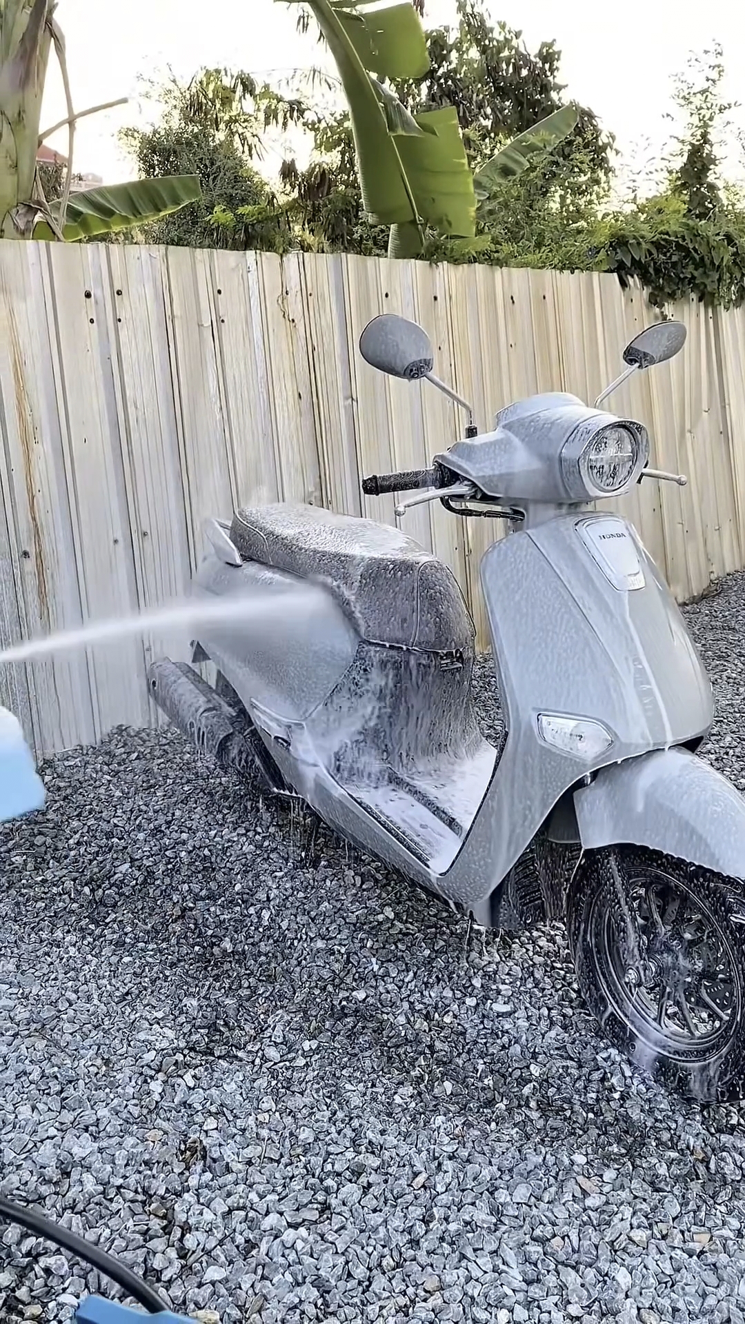 เครื่องฉีดน้ำแรงดันสูงล้อลาก ยี่ห้อ MASAKI มีโรลม้วนสายในตัว มี 2 รุ่นให้เลือก