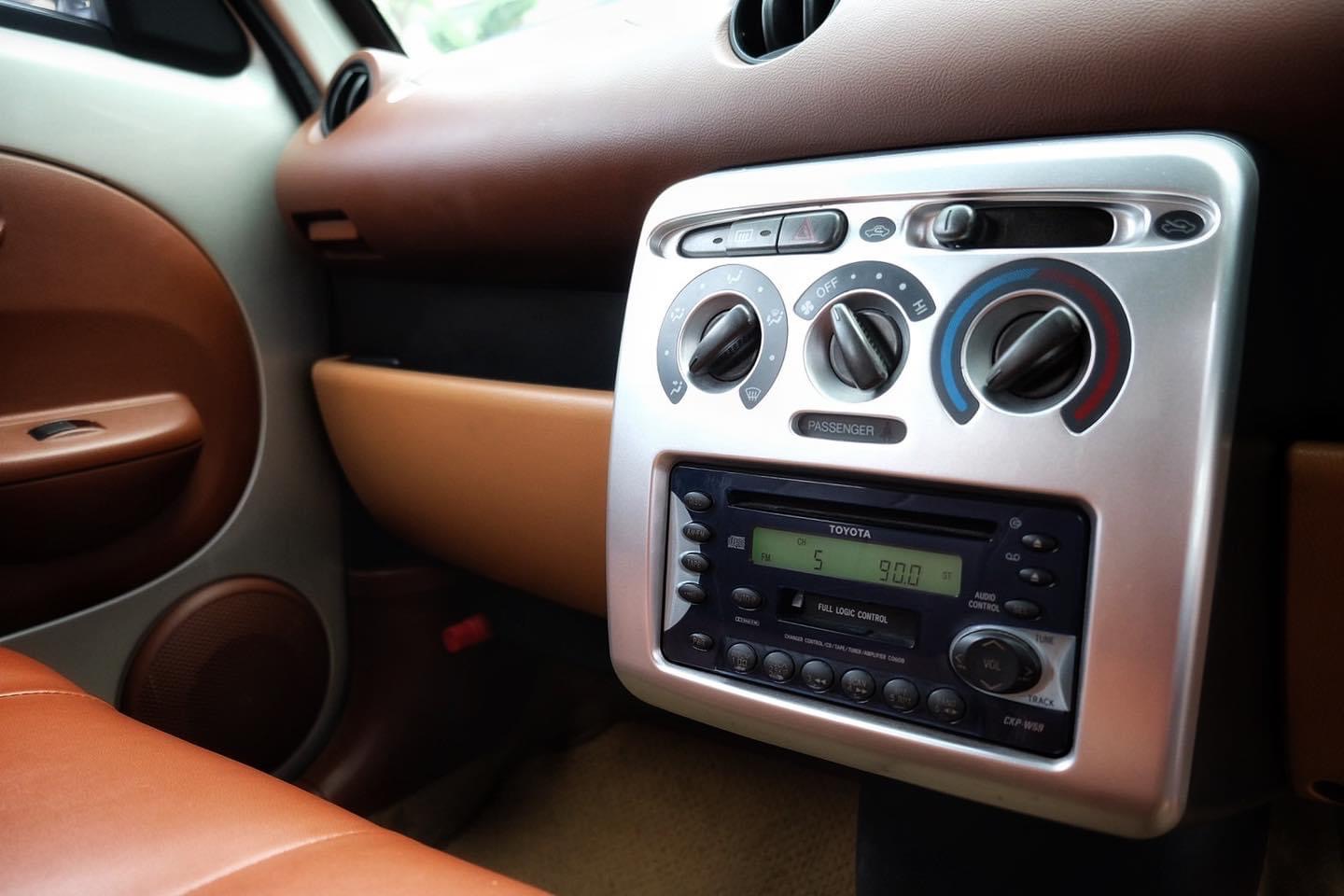 Toyota WiLL Vi ปี 2000