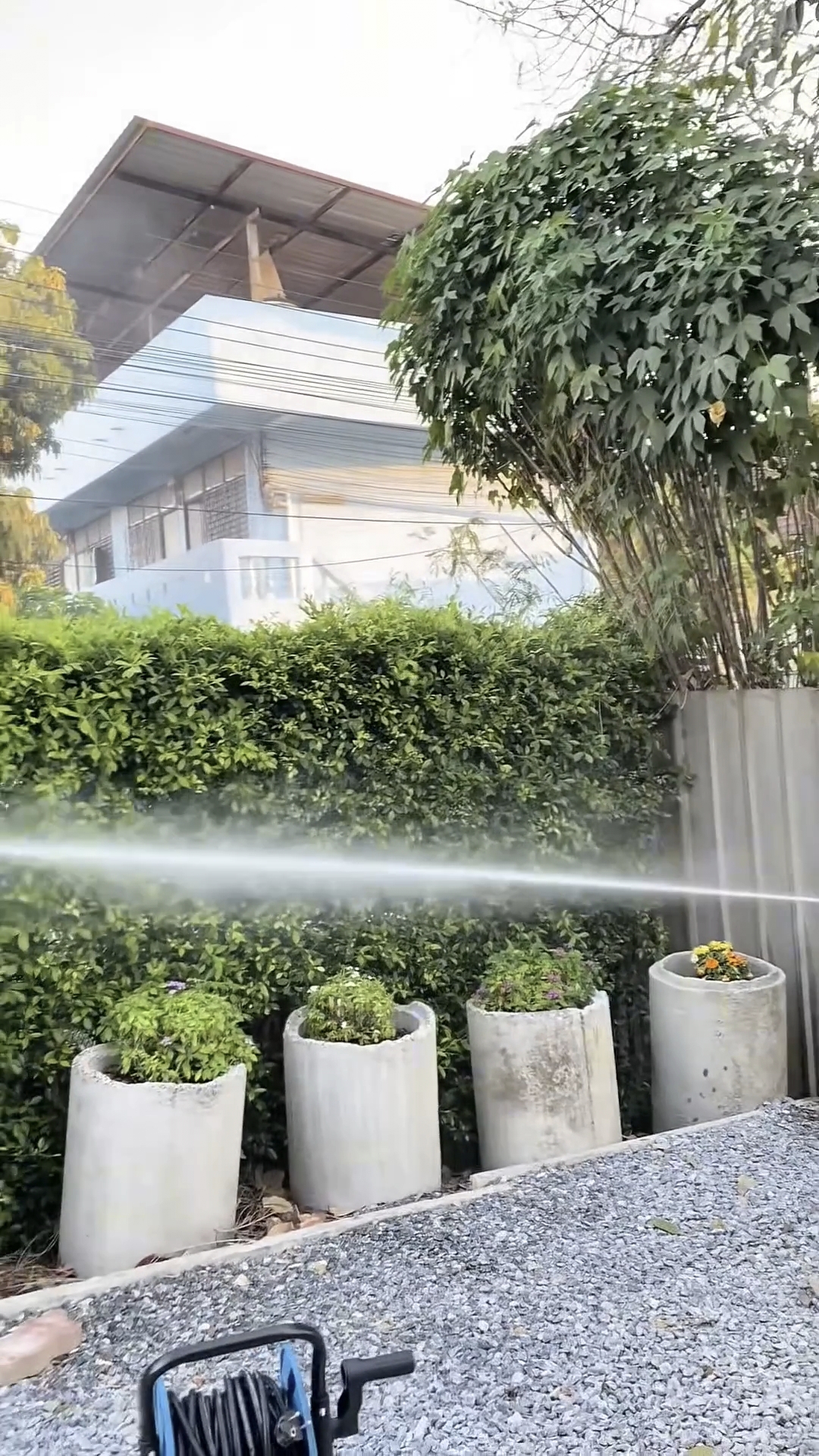 เครื่องฉีดน้ำแรงดันสูงล้อลาก ยี่ห้อ MASAKI มีโรลม้วนสายในตัว มี 2 รุ่นให้เลือก