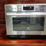 ซ่อมไมโครเวฟ ยี่ห้อ Electrolux รุ่น EMS3477X อาการไฟเข้าแต่ระบบต่างๆไม่ทำงาน
