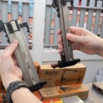 เครื่องตอกตะปูกึ่งอัตโนมัติ ยี่ห้อ AKITA รุ่น ST-18B รุ่นท๊อป และ ST-38B รุ่นท๊อป ให้เลือก 2 รุ่น