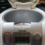 ซ่อมหม้อหุงข้าว ยี่ห้อ TOSHIBA รุ่น RC-10MM อาการฝาหม้อหุงข้าวปิดไม่ได้