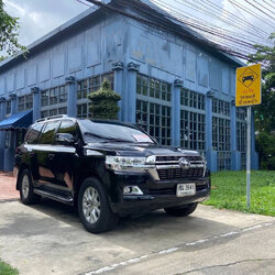 Toyota Land Cruiser V8 4.8l (VX200) ปี 2010