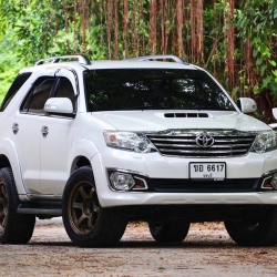 Toyota Fortuner ปี2012