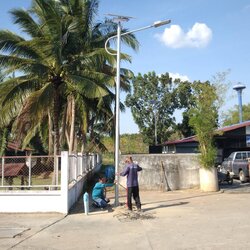 ตัวอย่างผลงานติดตั้งไฟถนนโซลาร์เซลล์