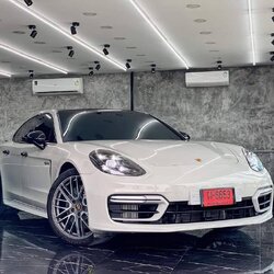Porsche Panamera 4 E-Hybrid (Plug-in) ปี 2022
