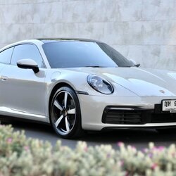 Porsche 992 Carrera 4 ปี 2023