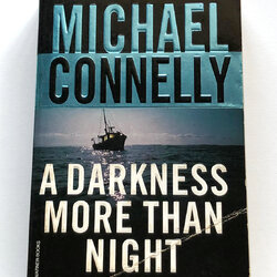 A Darkness More Than Night by Michael Connelly (ภาษาอังกฤษ)