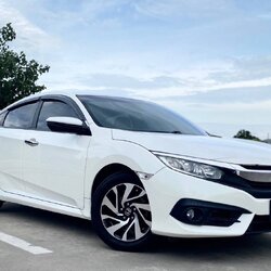 HONDA CIViC 1.8EL ปี 2017 AUTO สีขาว