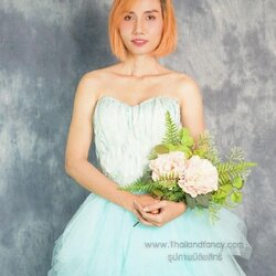 ชุดราตรีผู้หญิงสำหรับขาย ชุดราตรีมือ2สภาพดี ชุดราตรีเพื่อนเจ้าสาว ชุดราตรีกรุงเทพมหานคร ชุดราตรีงานเลี้ยง ชุดราตรีราคาถูก ชุดราตรีขนนกหน้าสั้นหลังยาวสีฟ้า