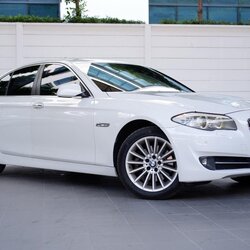 BMW 523i Highline ปี 2011 จดปี13