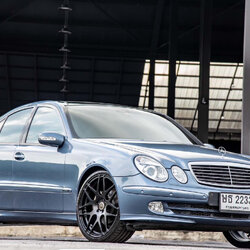 Mercedes-Benz E240 (W211) พวงมาลัยซ้าย ปี 2004