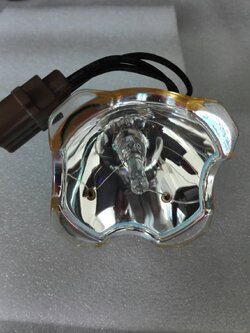 ไส้หลอดโปรเจคเตอร์ Sanyo PLC-XM150 (เกรด A) – ความคมชัดสูง อายุการใช้งานยาวนาน