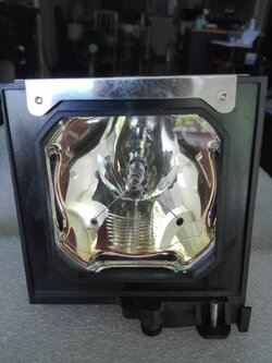 หลอดโปรเจคเตอร์ Sanyo PLC-XT16 เกรด Original – คุณภาพสูง ภาพคมชัด ทนทาน