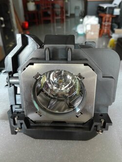 หลอดโปรเจคเตอร์ Panasonic PT-EX620 เกรด Original – คุณภาพสูง ภาพคมชัด ทนทาน