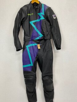 ประเภททรงชุด : Racing suit RCSS 019 Set(ชุดเลื้อ+กางเกง) : ยี้ห้อ....MOTOBODY
