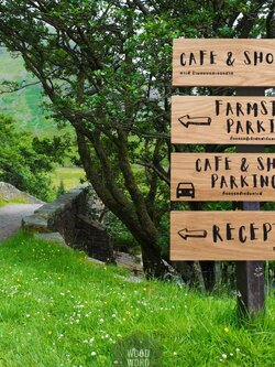 ป้ายบอกทางไม้โอ๊ค