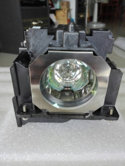 หลอดโปรเจคเตอร์ Panasonic PT-EX610 เกรด Original – คุณภาพสูง ภาพคมชัด ทนทาน