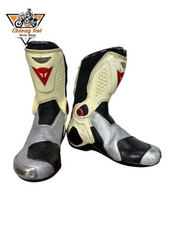รองเท้าขี่มอเตอร์ไซด์( มือสอง) RCBS-967 Size ขนาดจากป้าย 44:EUR / 10:UK / 28:Cm.(dainese)