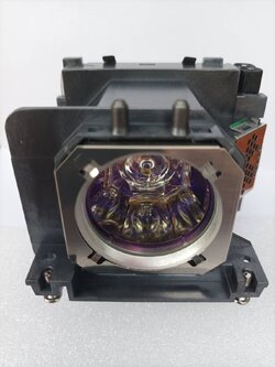 หลอดโปรเจคเตอร์ Panasonic PT-VX615N เกรด Original – คุณภาพสูง ภาพคมชัด ทนทาน