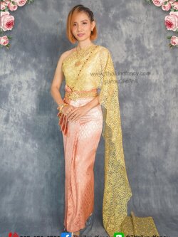 ชุดไทยจักรี ชุดไทยย้อนยุค ชุดไทยประยุกต์ ชุดไทยแต่งงาน ชุดไทยเจ้าสาว ชุดไทยงานแต่งสำหรับเจ้าสาวโทนสไบลูกไม้สีทองกับผ้าถุงผ้าไทยไล่เฉดสีโอรสจีบหน้านางเสมือนนุ่งสด