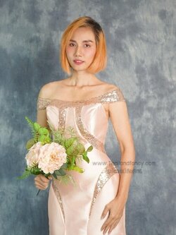 ชุดราตรีผู้หญิงสำหรับขาย ชุดราตรีมือ2สภาพดี ชุดราตรีเพื่อนเจ้าสาว ชุดราตรีกรุงเทพมหานคร ชุดราตรีงานเลี้ยง ชุดราตรีราคาถูก ชุดราตรียาวสีโรสโกลด์