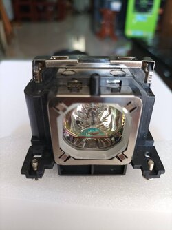 หลอดโปรเจคเตอร์ Sanyo PLC-XU301A เกรด Original – คุณภาพสูง ภาพคมชัด ทนทาน