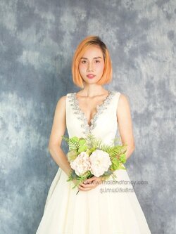 ชุดราตรีผู้หญิงสำหรับขาย ชุดราตรีมือ2สภาพดี ชุดเจ้าสาว ชุดราตรีกรุงเทพมหานคร ชุดราตรีงานเลี้ยง ชุดราตรีราคาถูก ชุดราตรีเจ้าสาวสีครีม