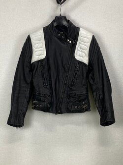 เสื้อการ์ดสำหรับขี่มอเตอร์ไซด์( มือสอง) RCSS 028: อก 34" ยาว 24" ** No Brand **