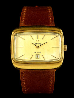 Omega DeVille กะไหล่ทอง ทรงสีเหลี่ยม ผืนผ้า Automatic ขนาด 30x37 mm