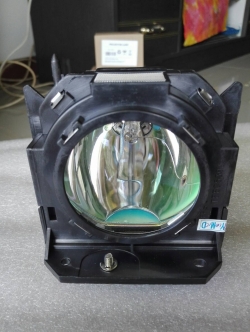 หลอดโปรเจคเตอร์ Panasonic PT-DW100 – คุณภาพสูง คมชัด ทนทาน ราคาถูก