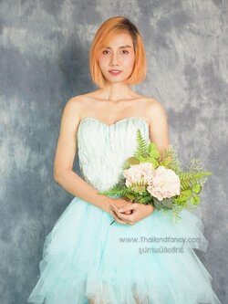 ชุดราตรีผู้หญิงสำหรับขาย ชุดราตรีมือ2สภาพดี ชุดราตรีเพื่อนเจ้าสาว ชุดราตรีกรุงเทพมหานคร ชุดราตรีงานเลี้ยง ชุดราตรีราคาถูก ชุดราตรีขนนกหน้าสั้นหลังยาวสีฟ้า