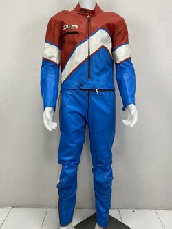 ประเภททรงชุด : Racing suit RCSS 014 **Dainese **: อก 42" ยาว 23” เอว 36"