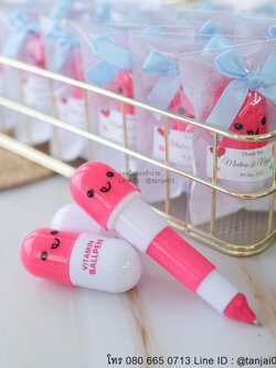 ของชำร่วยแต่งงานปากกาแคปซูล ติดโบว์ พร้อมป้ายชื่อ 👉 เริ่มต้น9 บาท น่ารักมากๆ แถมใช้งานได้จริง